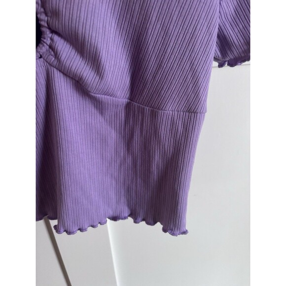Women’s SHEIN Lavender Purple Cap Sleeve Button Hole Crop Top Size L - Picture 4 of 6